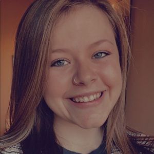 Meet your Posher, Maya